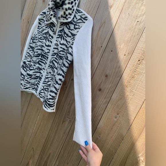 Lisa International Cream Spots Faux Fur Suede Sweater Jacket Sz small zebra‎ - Picture 5 of 10